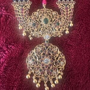 Elegant jadau haram with shiny black beads